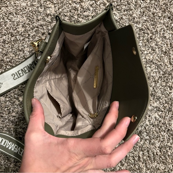 Steve Madden Crossbody Bag - Picture 5 of 8